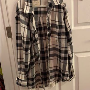 American Eagle Plaid long sleeve shirt